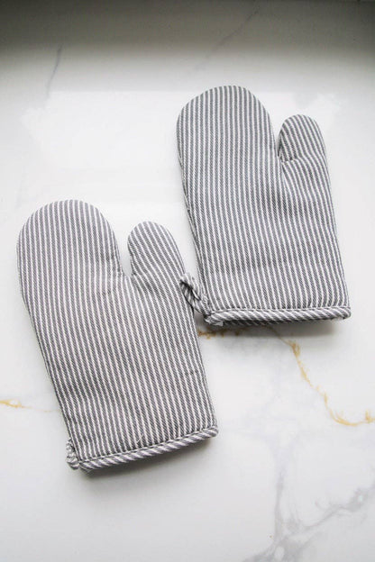 Stripe Oven Mitt
