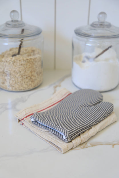 Stripe Oven Mitt