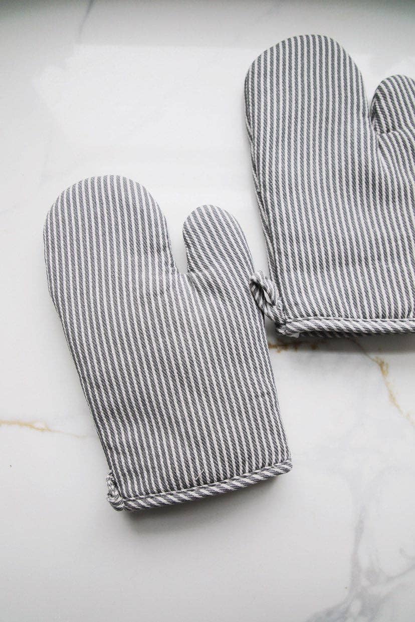 Stripe Oven Mitt