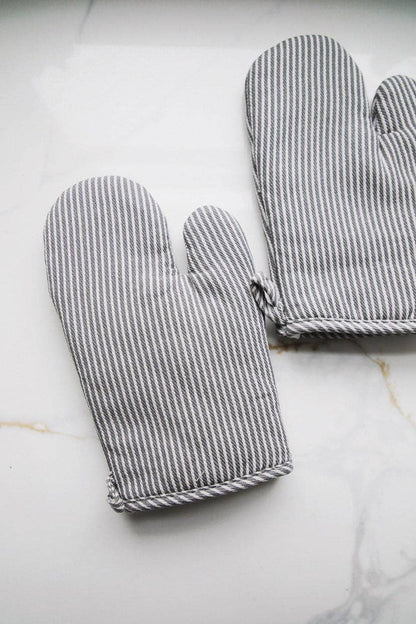 Stripe Oven Mitt