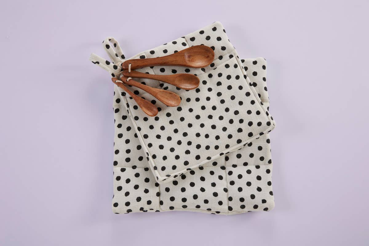 Set Of 2 Pot holders & Acacia wooden measuring spoon set