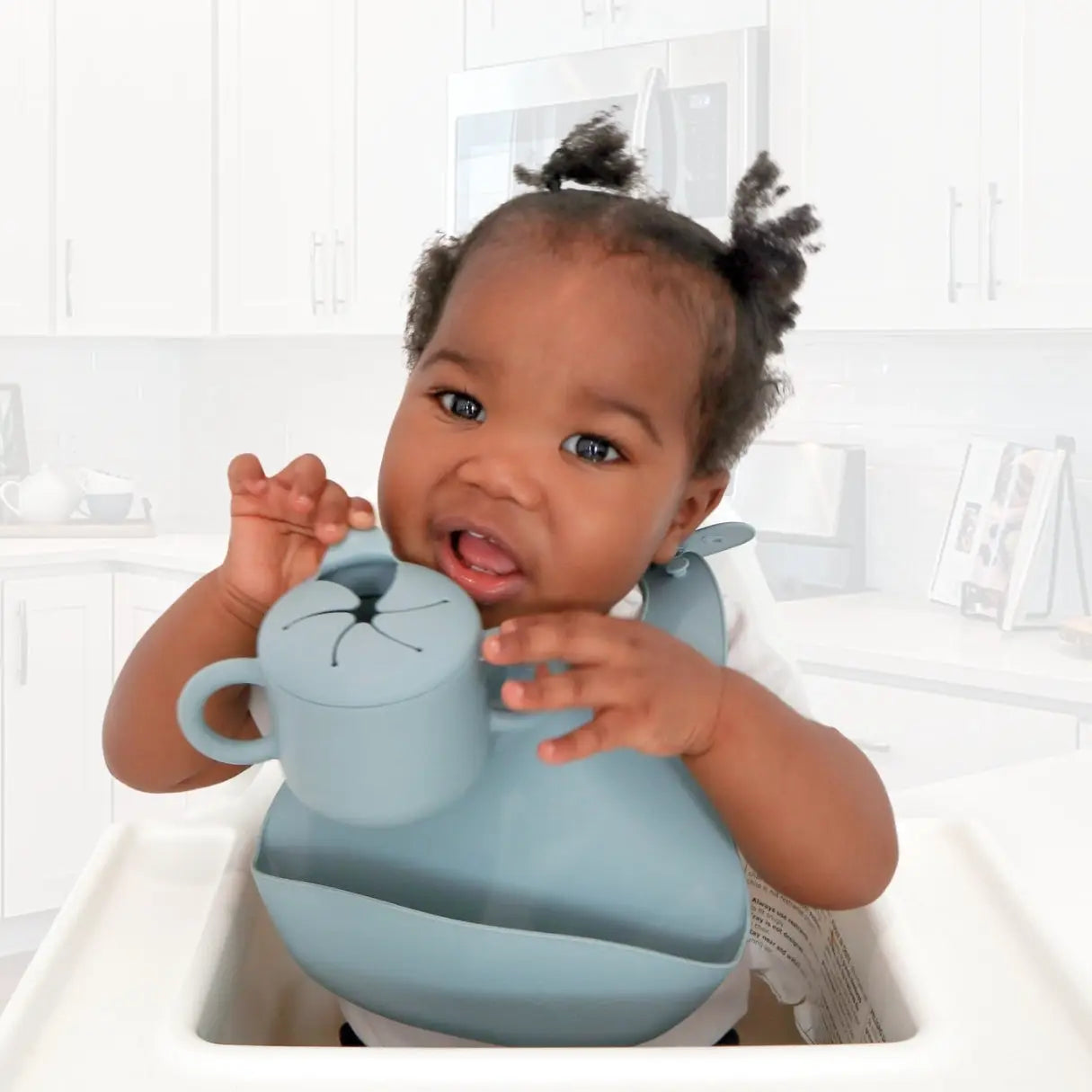 Almond bib