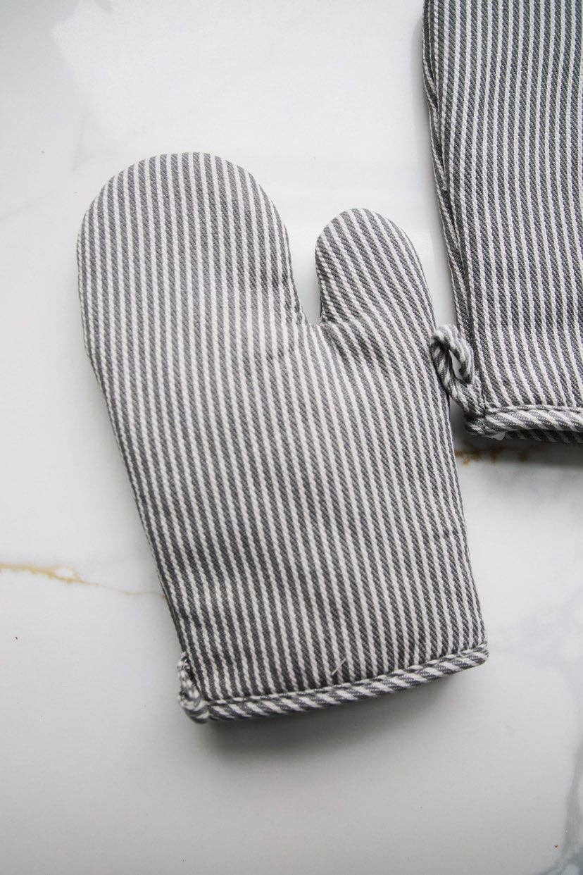 Stripe Oven Mitt