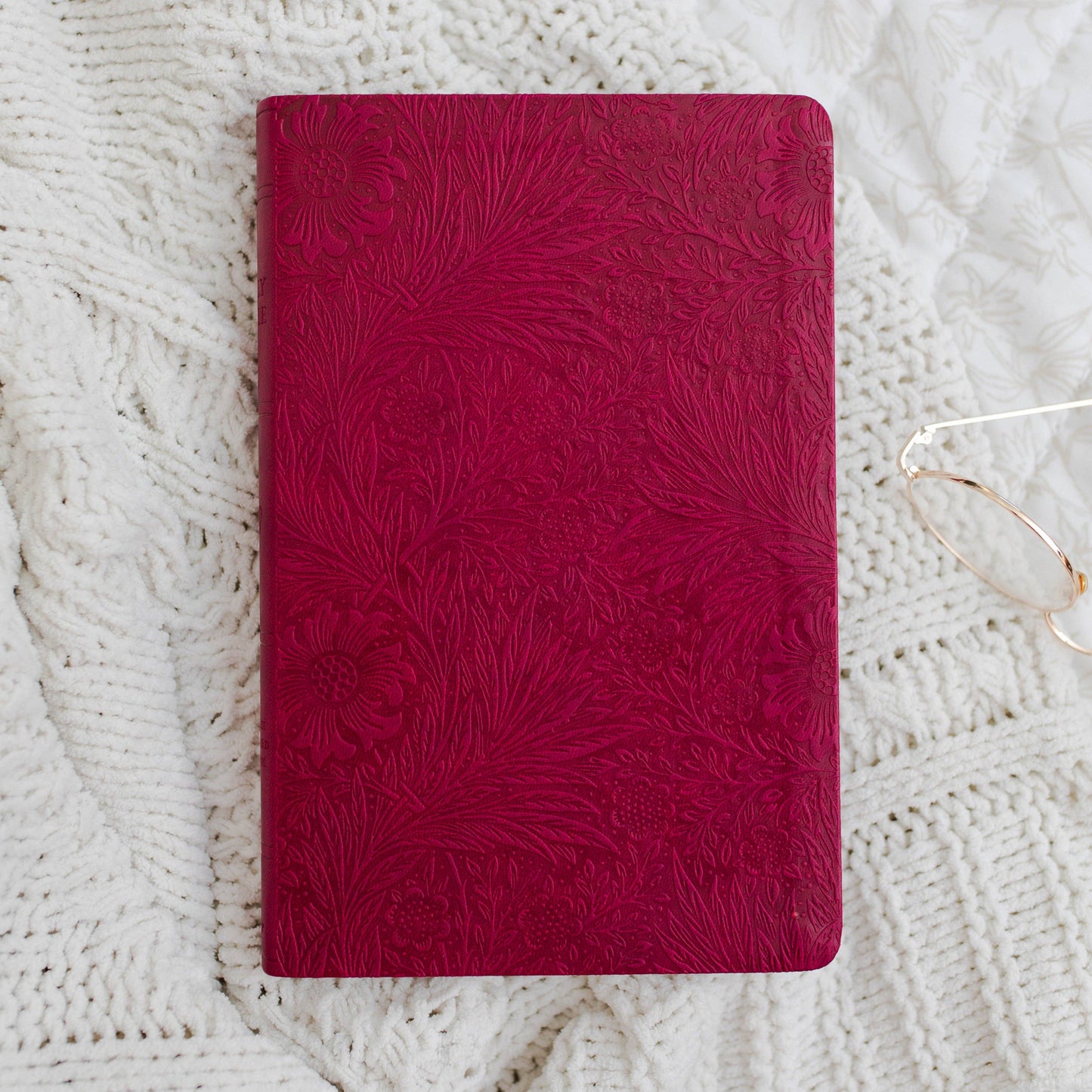 ESV Large Print Thinline Bible TruTone®, Raspberry Floral