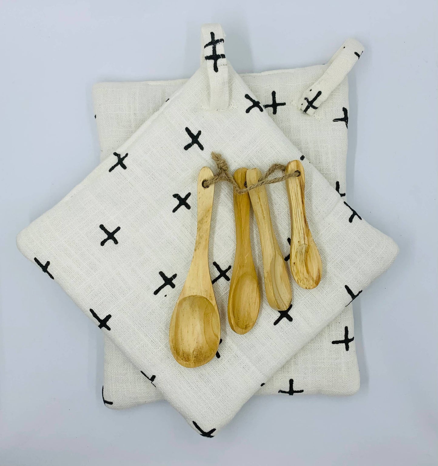 Cross Pot holders & Acacia wooden measuring spoon set