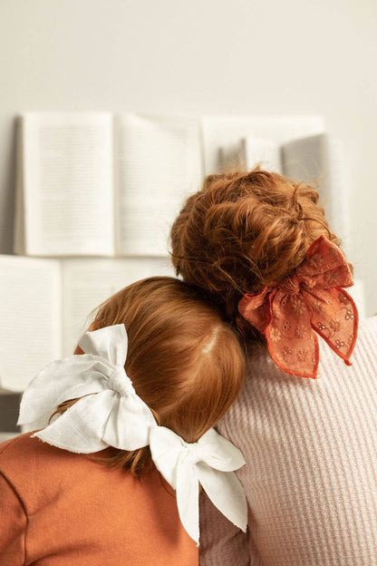 Linen bows