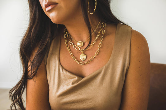 18" 18K Gold Plated Necklace with Horseshoe Pendant